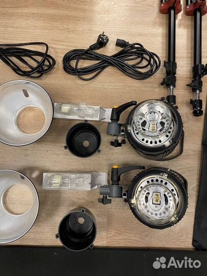 Осветитель Falcon Eyes QL-1000BW v2.0 галогенный