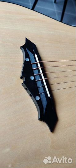 Гитара + чехол и медиатор