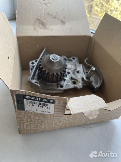 Водяной насос помпа Renault symbol Logan