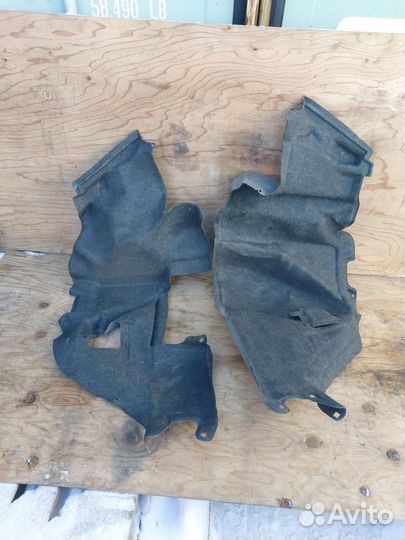 Обшивка багажника левая Toyota Prius NHW11