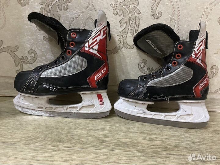 Коньки хоккейные