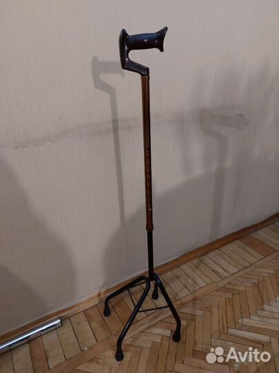 Трость на 4 ножках