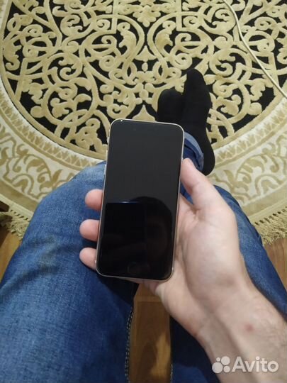 iPhone se 2022 64gb