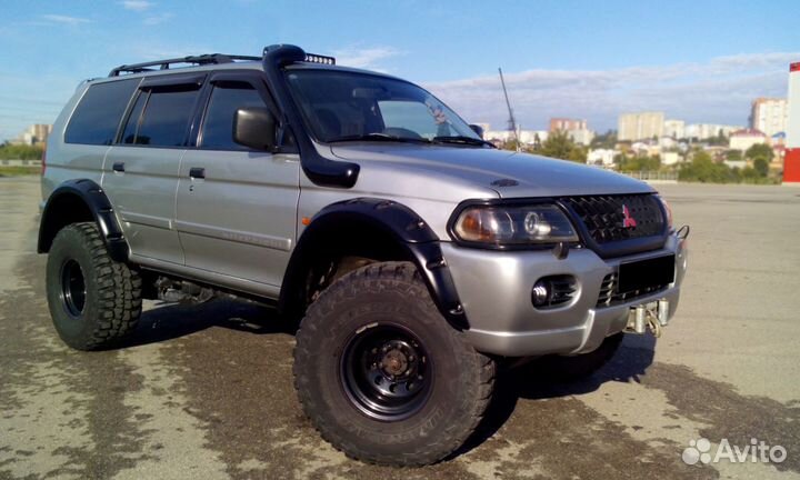 Расширители арок MMC Pajero Sport 1 (97-08) RA