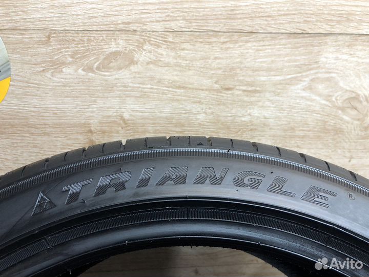 Triangle Sports TH201 235/40 R18 95Y
