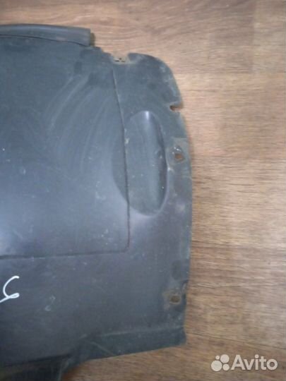 Подкрылок (локер) передний правый Mercedes S-Class