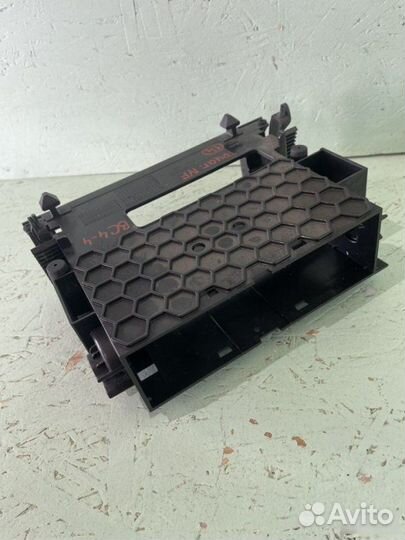 Крепление магнитолы Volkswagen Touareg 7P 3.0D