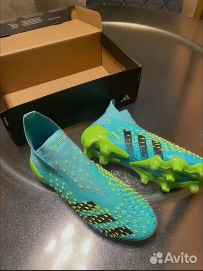 Футбольные бутсы