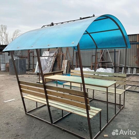 Беседка из поликарбоната для дачи