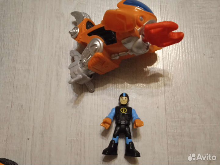 Игрушка искатель приключений