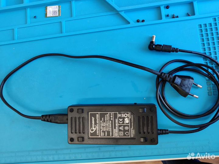 Универсальная зарядка для ноутбука Gembird