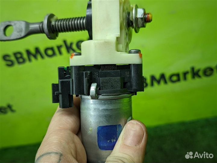 Моторчик регулировки сиденья передний левый Toyota