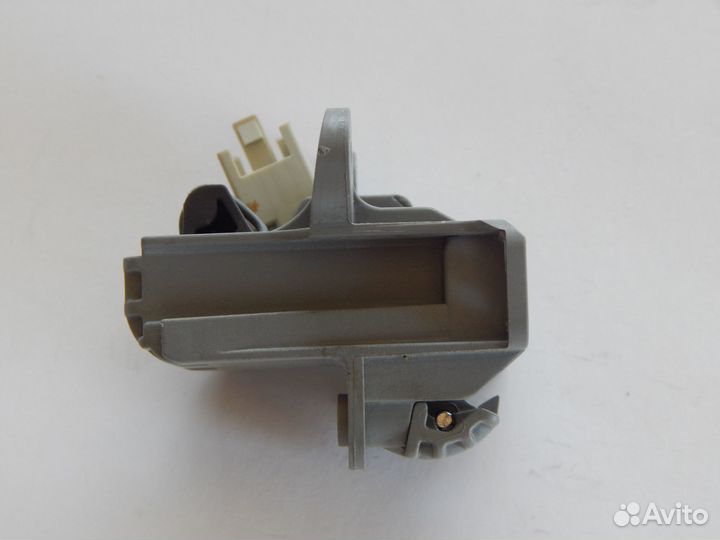 Замок дверцы посудомойки Ariston Indesit C00275699