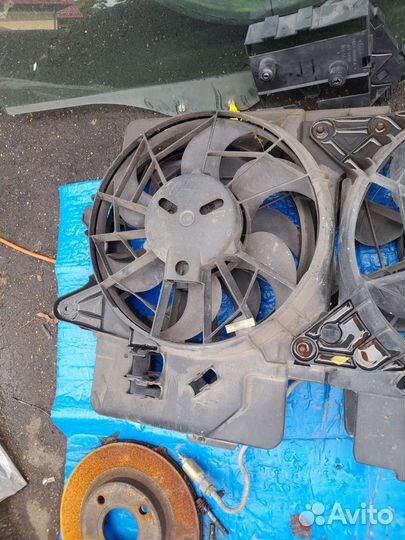 Вентилятор охлаждения с диффузором Ford Escape 2.0