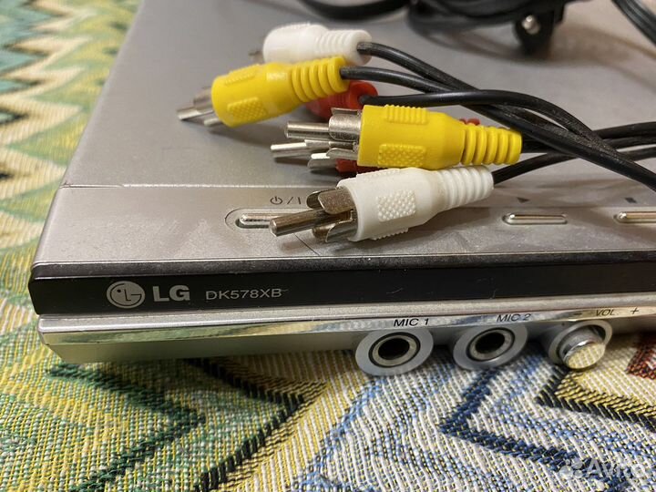 DVD плеер с караоке LG