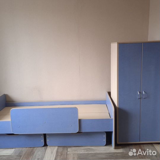 Детскую кровать + 2 ящика+ шкаф+ матрас