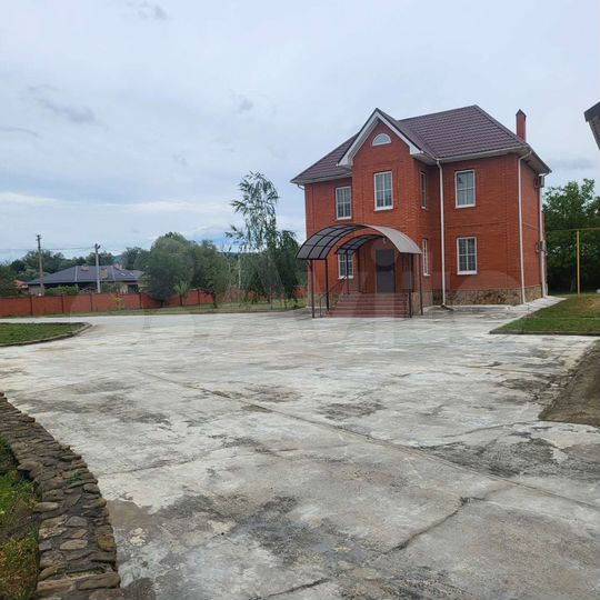 Дом 194 м² на участке 27 сот.
