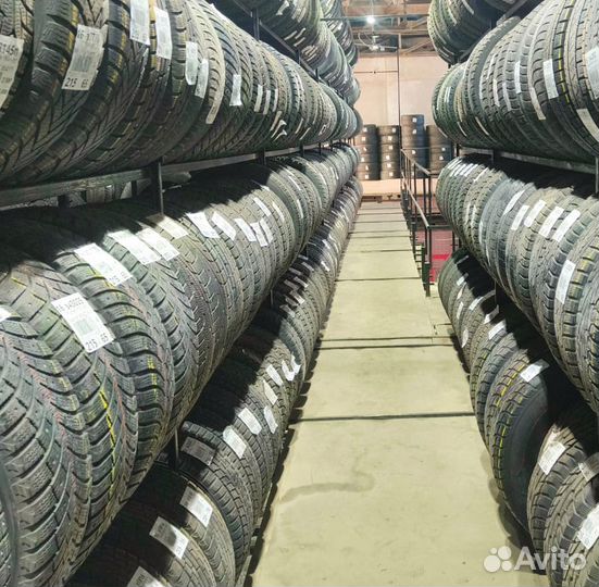 Bridgestone Ice Cruiser 7000 215/70 R16 100M