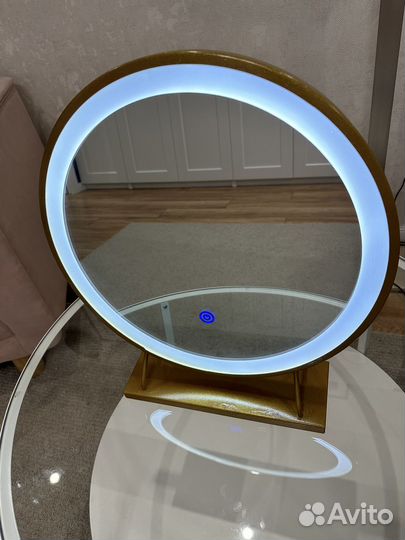 Гримерное зеркало с подсветкой