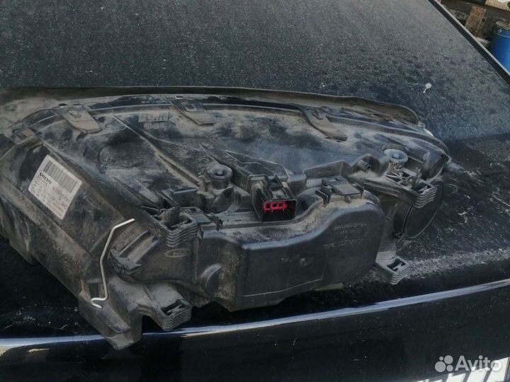Фара прав галоген на Volvo XC70, S80 2