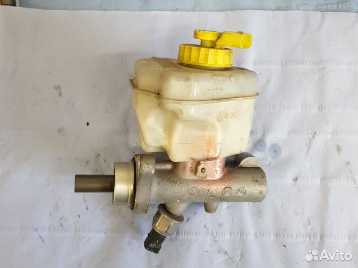 Главный тормозной цилиндр Audi A4