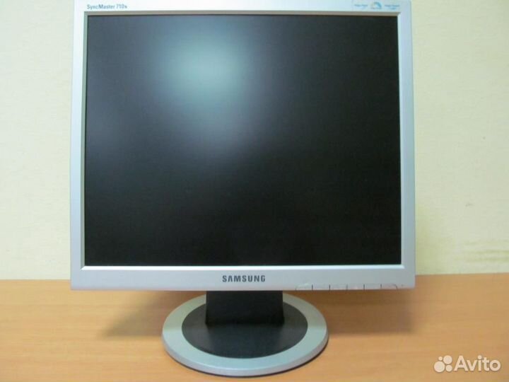 Монитор Samsung SyncMaster 720N