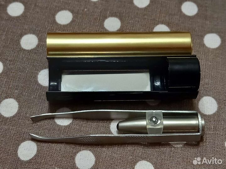 Пинцет для бровей с подсветкой