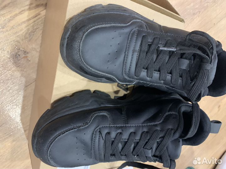 Кроссовки для девочки,черные