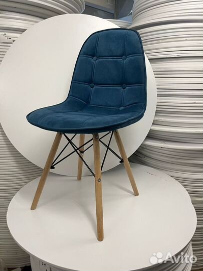 Стул кухонный мягкий Eames (Велюр) синий