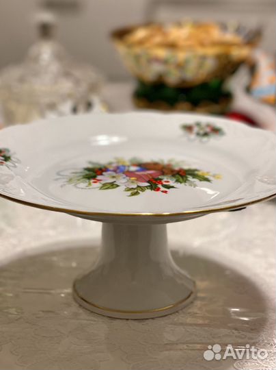 2 Вазы Kahla на ножке Германия. Д 23,5см и 19см