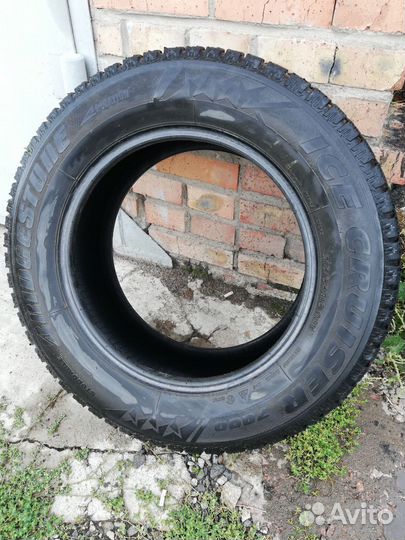 Bridgestone Ice Cruiser 7000 215/65 R16