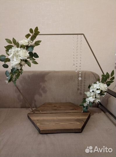 Подставка под торт с аркой свадебная