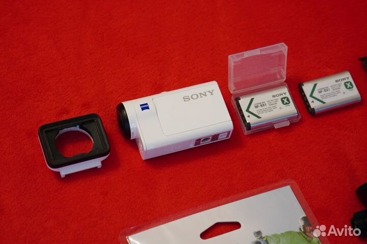 Экшн-камера Sony HDR-AS300R и аксессуары