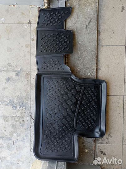 Автомобильные коврики резиновые