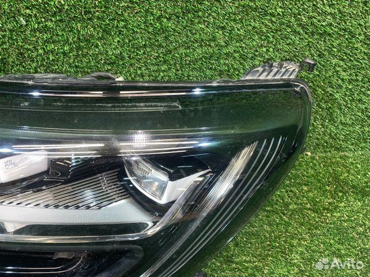 Фара левая Renault Megane