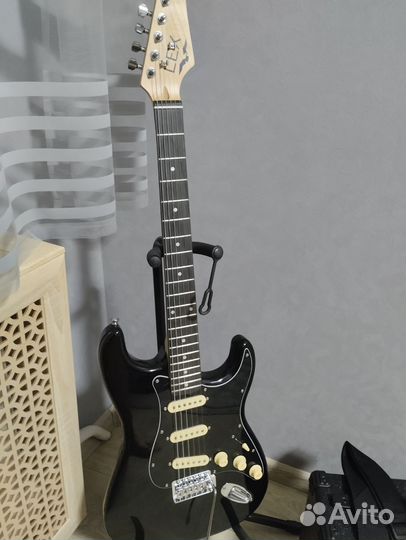 Электрогитара LEX с комбиком Leem 10 ватт