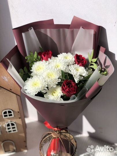 Букеты цветов в подарок с доставкой Тольятти