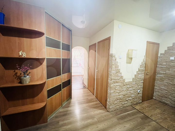 3-к. квартира, 70,9 м², 2/3 эт.