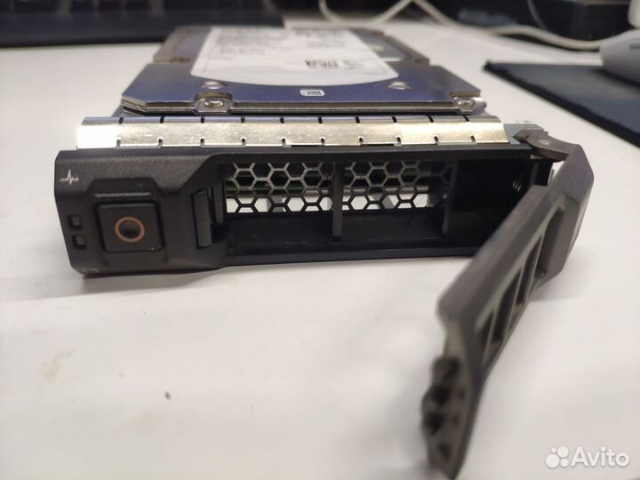 Жесткий диск HDD dell 300 GB SAS 3.5'' (ST3300656S