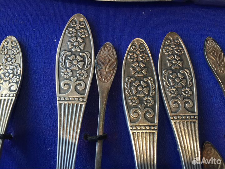 Продаю винтажный набор столовых приборов
