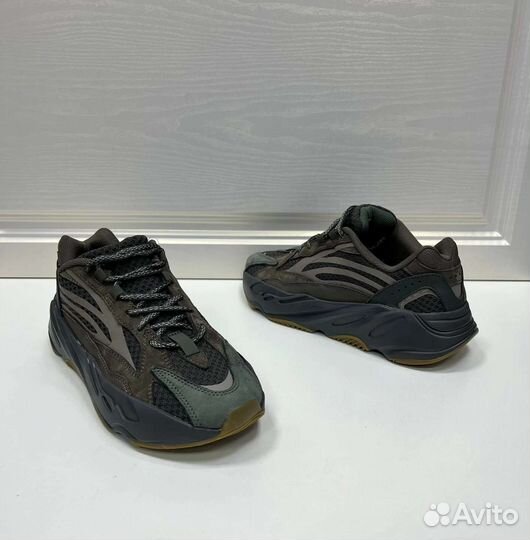 Adidas Yeezy Boost 700 V2 Geode - EG6860