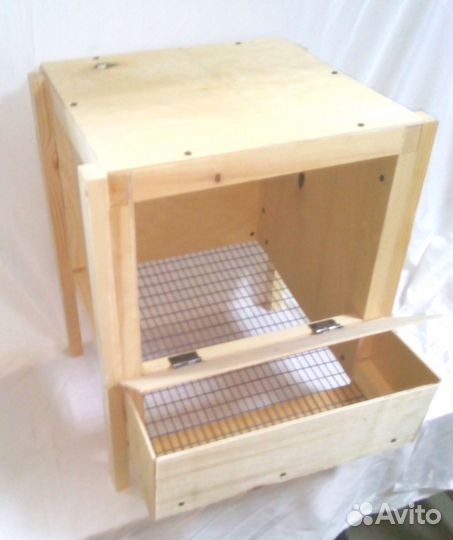 Гнездо для кур-несушек с яйцесборником