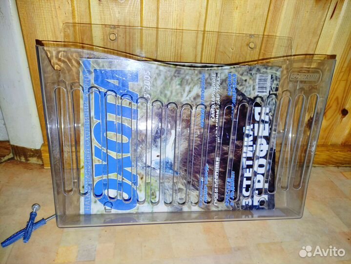 Лоток настенный для бумаг прозрачный с саморезами