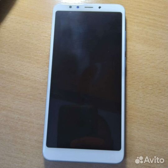 Xiaomi Redmi 5, 3/32 ГБ