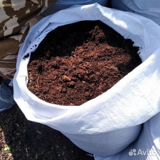 Земля в мешках, навоз в мешках