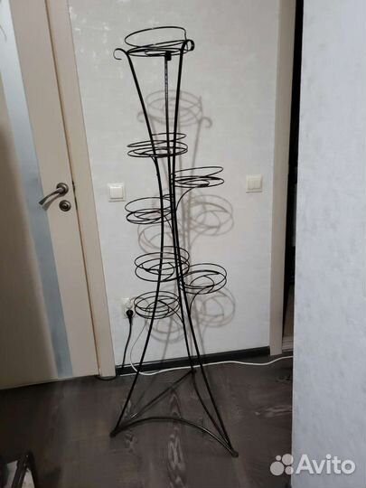 Подставка для цветов напольная металлическая