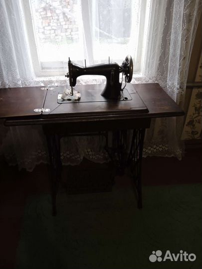 Швейная машина