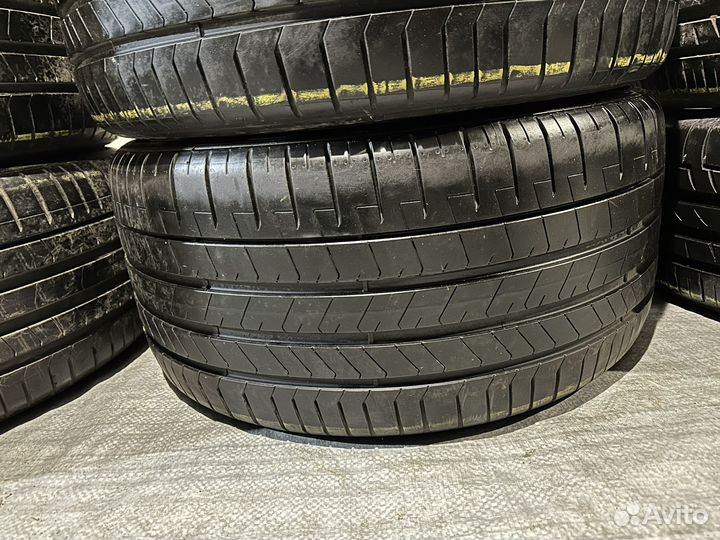 Pirelli P Zero PZ4 285/30 R21