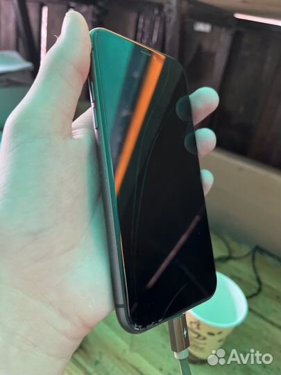Телефон iPhone 11