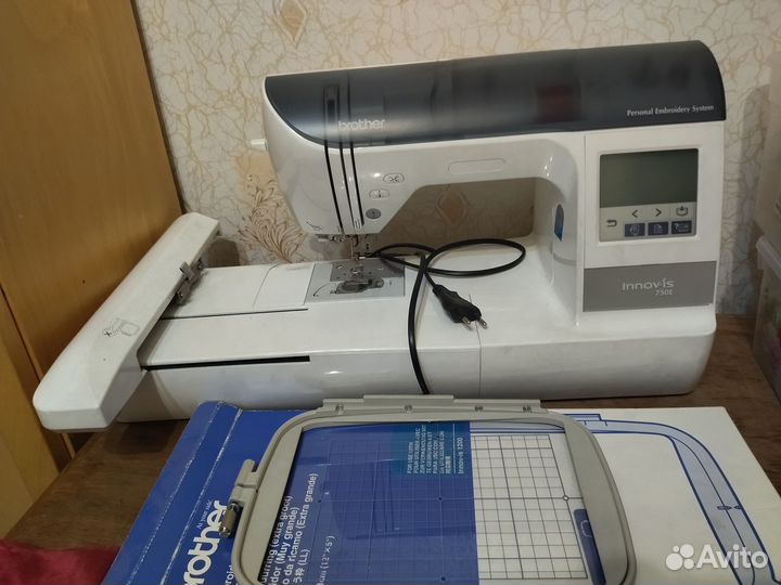Вышивальная машина Brother Innov-is 750E